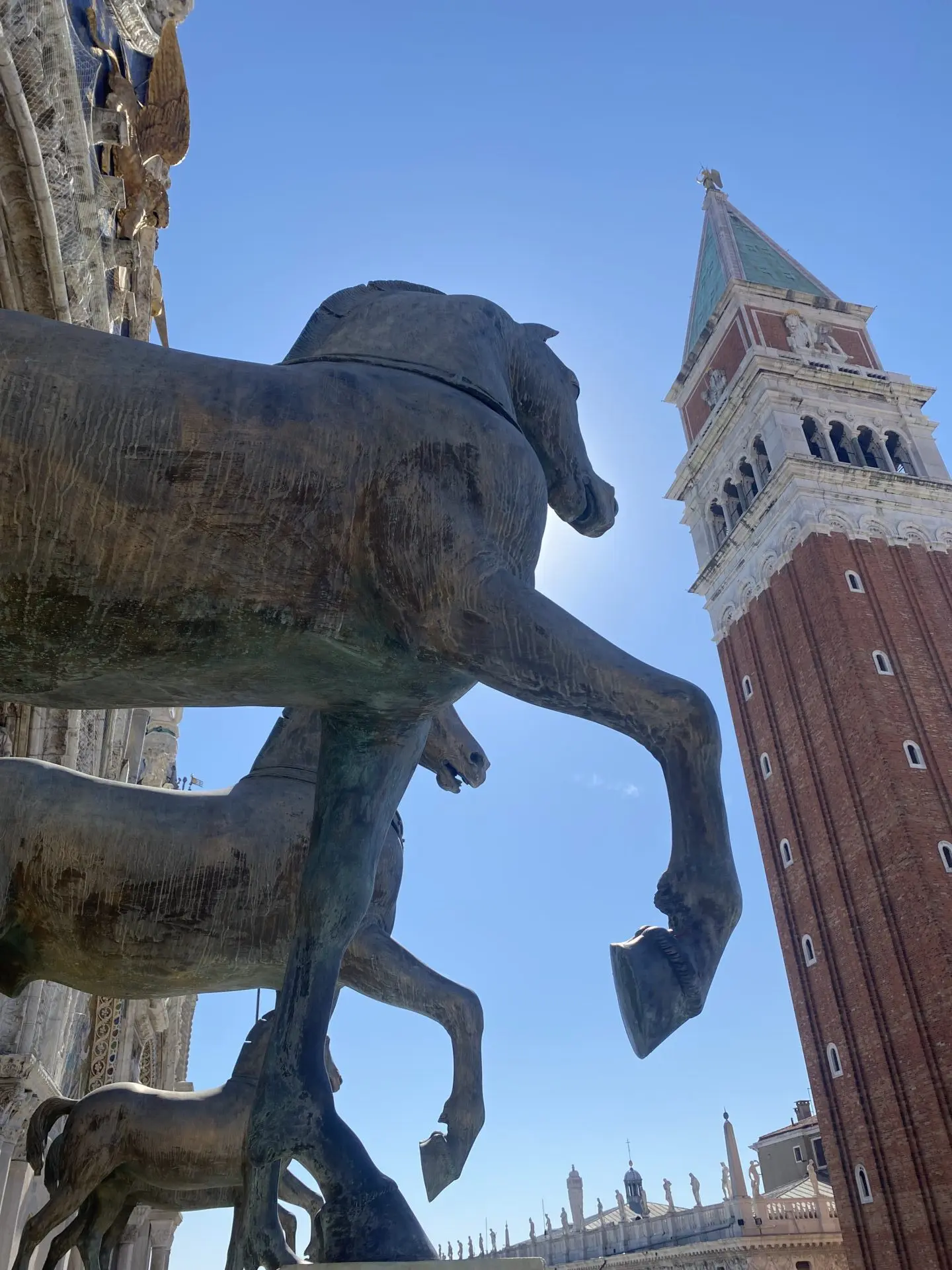 Blick vom Balkon Markusdom in Venedig