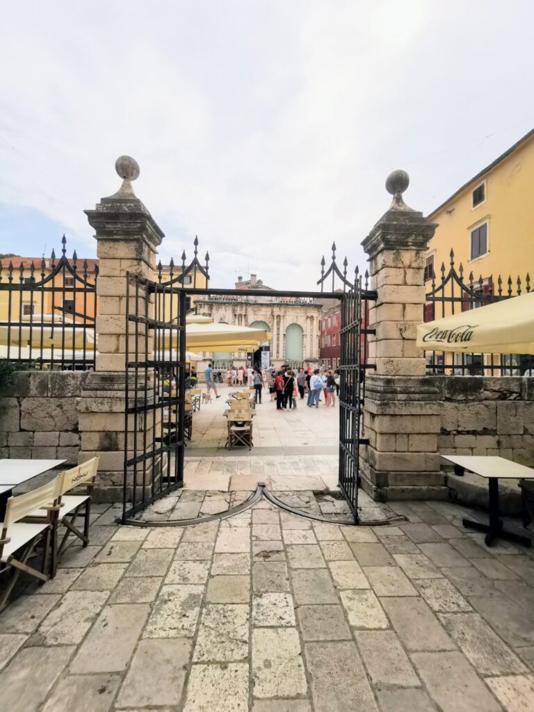 Blick auf den Volksplatz von Zadar